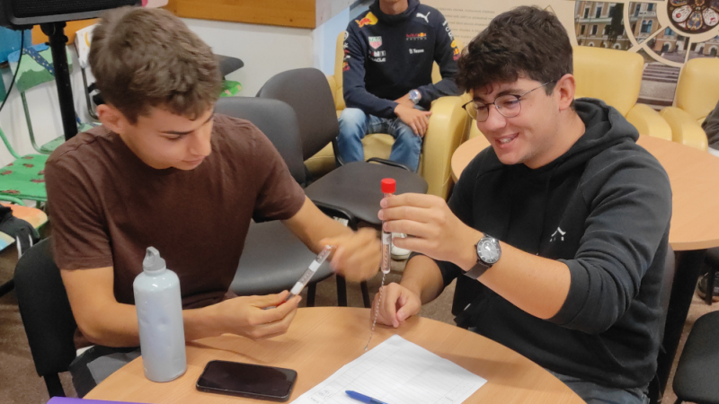 UNIverZOOM - Kísérletezz velünk