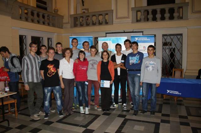 Székely csapatok a pódium első két fokán a magyarországi robotprogramozás-versenyen